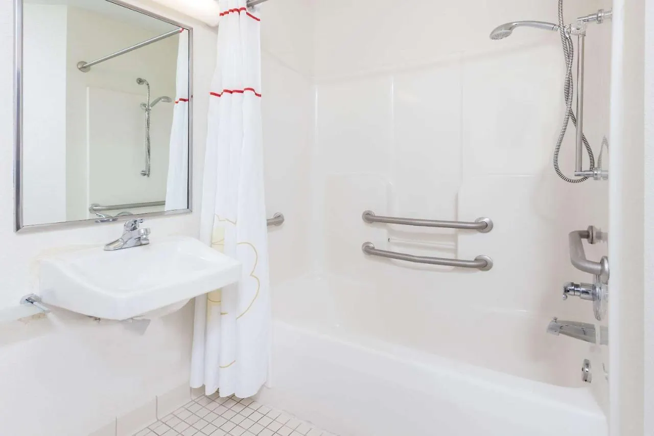 Mainstay Suites Charlotte - Executive Park Отель