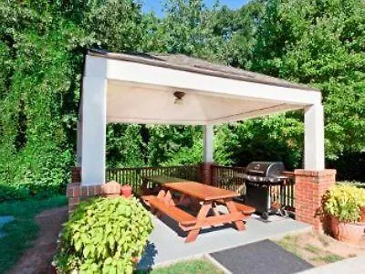 Mainstay Suites Charlotte - Executive Park