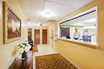 Mainstay Suites Charlotte - Executive Park 3*,