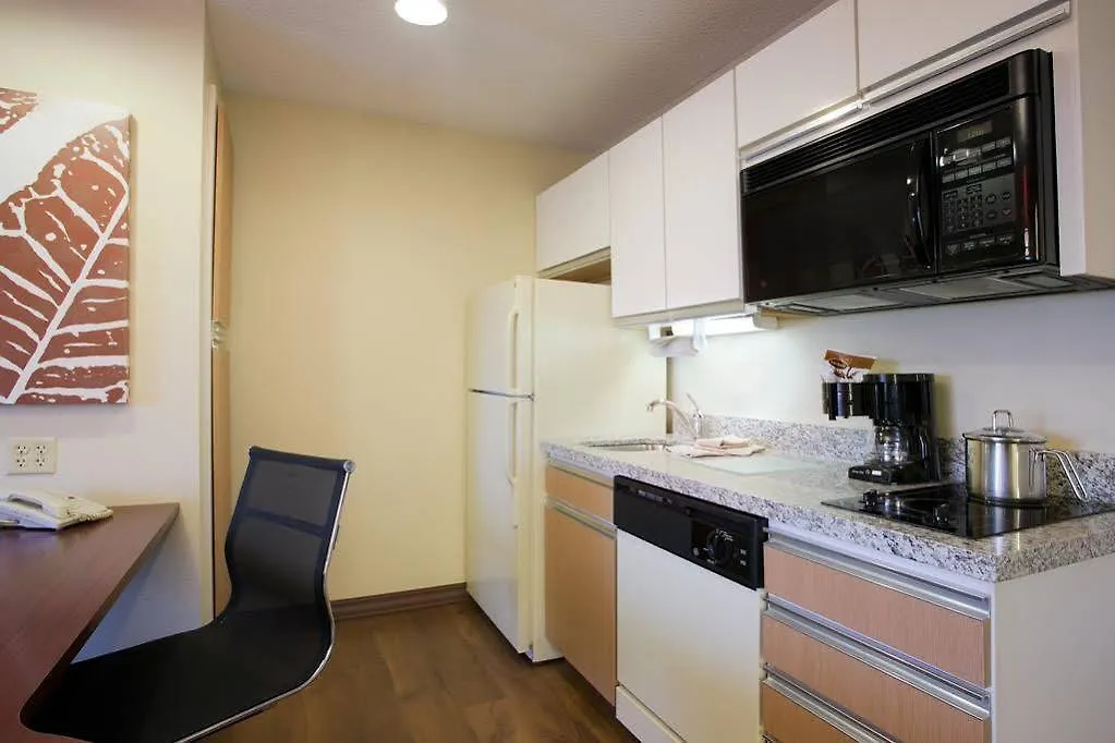 Mainstay Suites Charlotte - Executive Park Отель