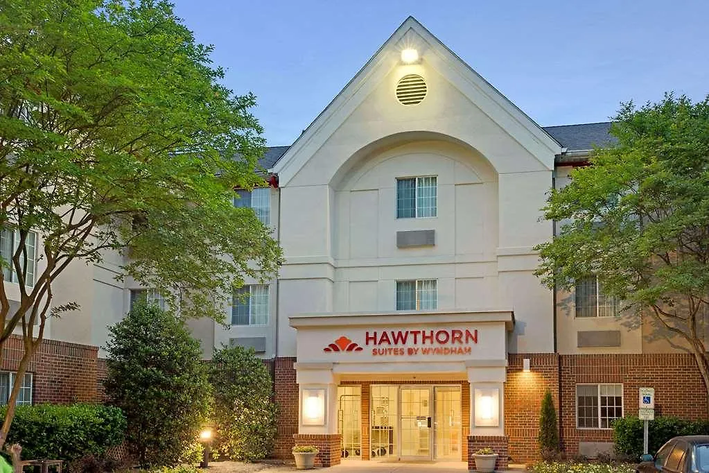 Mainstay Suites Charlotte - Executive Park 3*,  США