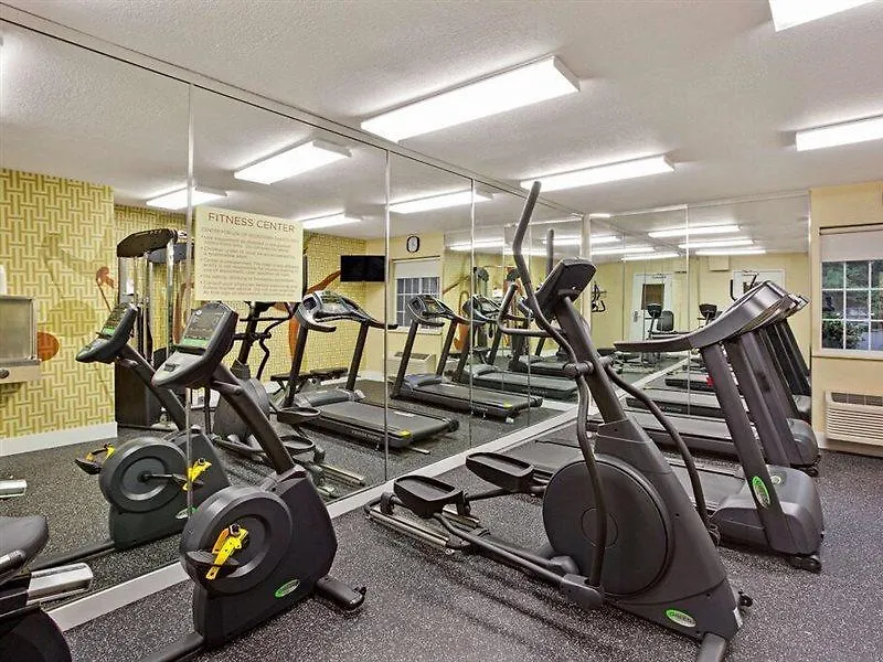 Отель Mainstay Suites Charlotte - Executive Park