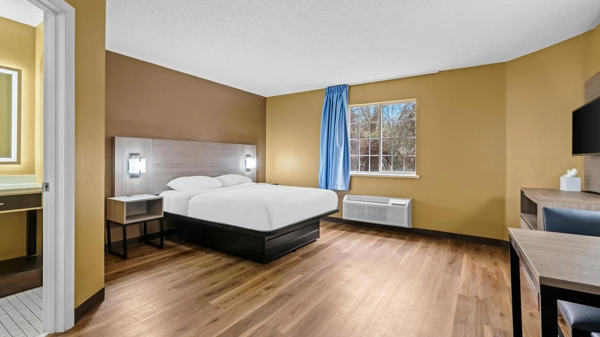 *** Отель Mainstay Suites Charlotte - Executive Park США
