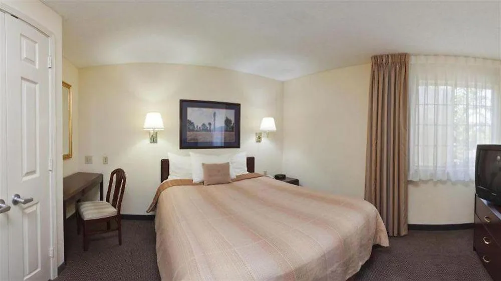 Mainstay Suites Charlotte - Executive Park