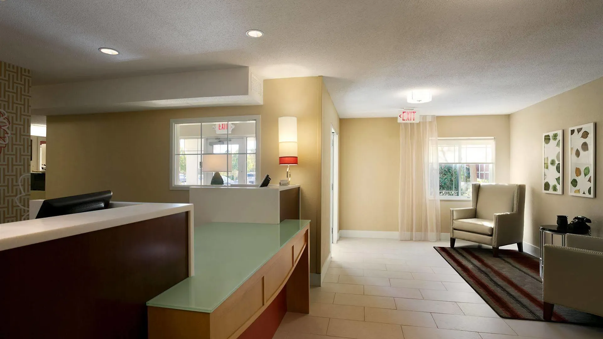 Mainstay Suites Charlotte - Executive Park 3*,  США