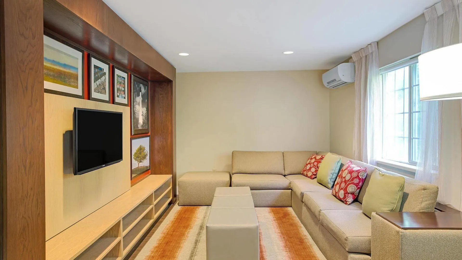 Mainstay Suites Charlotte - Executive Park 3*,